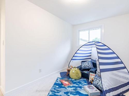 55 Woodman Dr N, Hamilton, ON - Indoor Photo Showing Bedroom