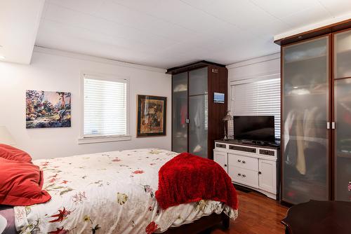 3083 Harwood Road, Lake Country, BC - Indoor Photo Showing Bedroom