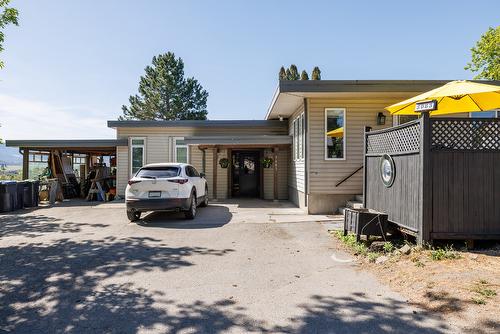 3083 Harwood Road, Lake Country, BC - Outdoor