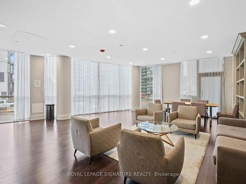 1508-20 Bruyeres Mews, Toronto, ON - Indoor Photo Showing Living Room