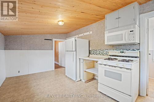 371 Pihach Street, Pelham, ON - Indoor Photo Showing Kitchen