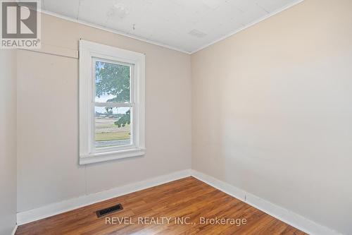 371 Pihach Street, Pelham, ON - Indoor Photo Showing Other Room