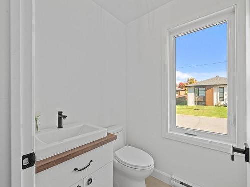 Salle d'eau - 2715 Rue De La Trame, Drummondville, QC - Indoor Photo Showing Bathroom