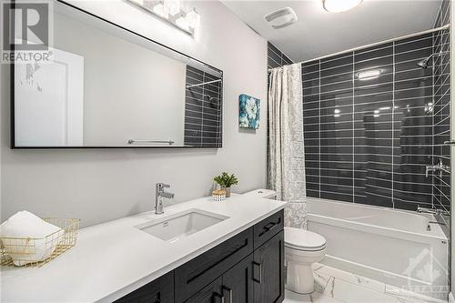 348 Ventoux Avenue, Ottawa, ON - Indoor Photo Showing Bathroom