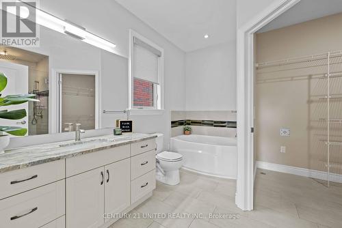 435 Raymond Street, Peterborough (Northcrest), ON - Indoor Photo Showing Bathroom