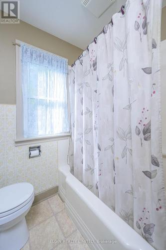 35 First Avenue, St. Thomas, ON - Indoor Photo Showing Bathroom