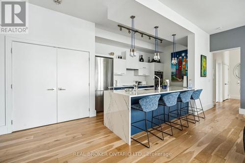 4401 - 80 John Street, Toronto, ON - Indoor Photo Showing Kitchen