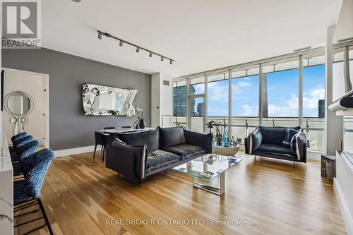 4401 - 80 John Street, Toronto, ON - Indoor Photo Showing Living Room