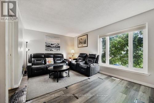 26 - 781 Military Trail, Toronto, ON - Indoor Photo Showing Living Room