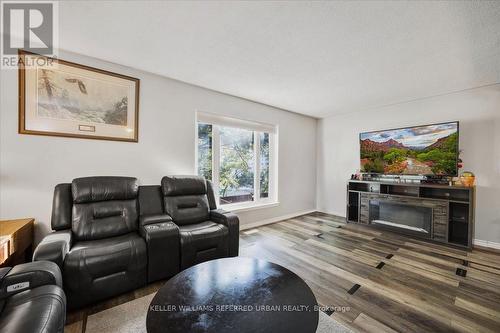 26 - 781 Military Trail, Toronto, ON - Indoor Photo Showing Living Room