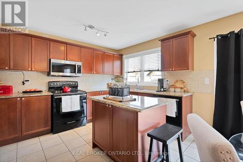 4 Muskox Drive, Toronto, ON - Indoor Photo Showing Kitchen