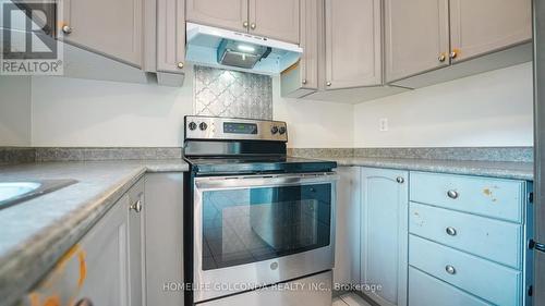 21 Bentley Crescent, Barrie, ON - Indoor Photo Showing Kitchen