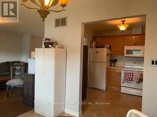 17 Shannon Court, Collingwood, ON - Indoor Photo Showing Kitchen