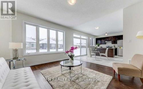 15 Simona Avenue, Wasaga Beach, ON - Indoor Photo Showing Living Room