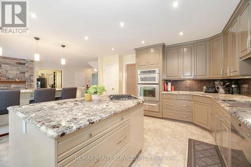 34 Casper Crescent, Brampton, ON - Indoor Photo Showing Kitchen With Upgraded Kitchen