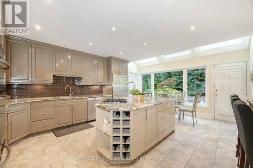 34 Casper Crescent, Brampton, ON - Indoor Photo Showing Kitchen With Upgraded Kitchen