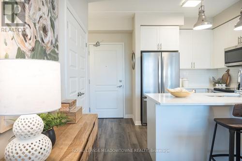 126 - 610 Farmstead Drive, Milton, ON - Indoor Photo Showing Kitchen