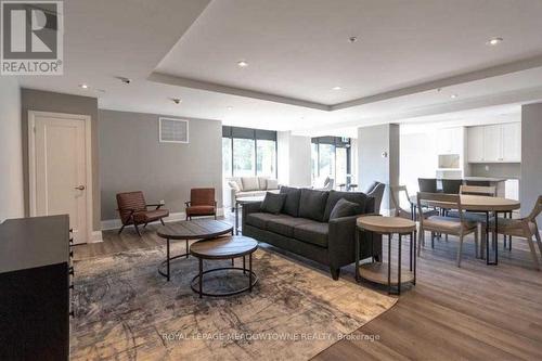 126 - 610 Farmstead Drive, Milton, ON - Indoor Photo Showing Living Room