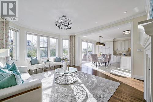 3163 Carding Mill Trail, Oakville, ON - Indoor Photo Showing Living Room