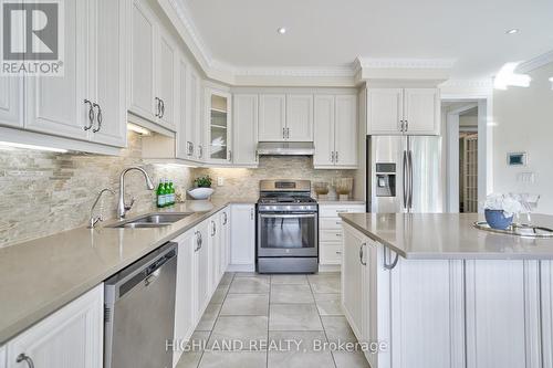 3163 Carding Mill Trail, Oakville, ON - Indoor Photo Showing Kitchen With Double Sink With Upgraded Kitchen