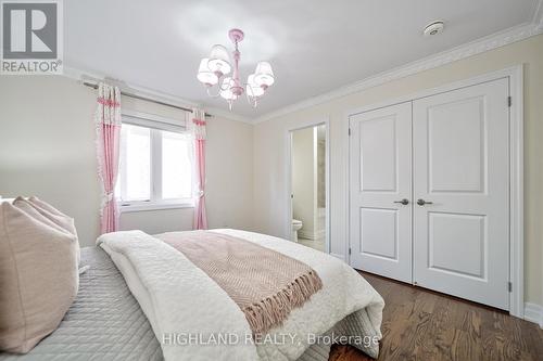 3163 Carding Mill Trail, Oakville, ON - Indoor Photo Showing Bedroom