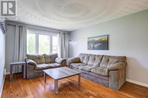 109 Biehn Drive, Kitchener, ON - Indoor Photo Showing Living Room