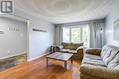 109 Biehn Drive, Kitchener, ON - Indoor Photo Showing Living Room