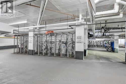 709 - 30 Grand Trunk Crescent, Toronto, ON - Indoor Photo Showing Garage