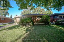 26 CAROUSEL AVENUE  Hamilton, ON L9A 4L5