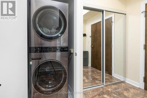 1711 - 18 Harbour Street, Toronto, ON - Indoor Photo Showing Laundry Room