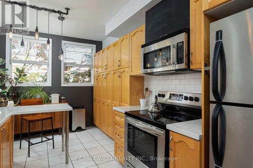 115 - 51 Halton Street, Toronto, ON - Indoor Photo Showing Kitchen