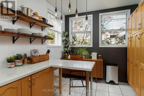 115 - 51 Halton Street, Toronto, ON - Indoor Photo Showing Kitchen