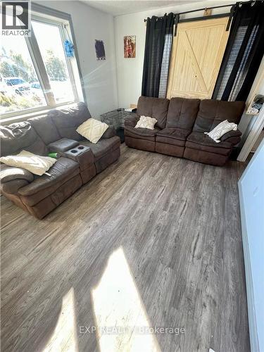 7 Ritchie Road, West Nipissing, ON - Indoor Photo Showing Living Room