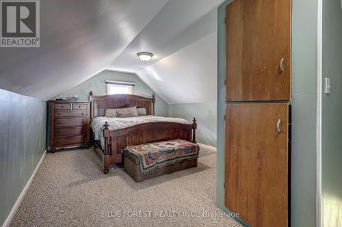 1865 Dumont Street, London, ON - Indoor Photo Showing Bedroom