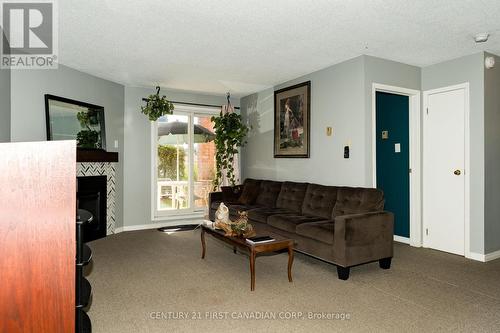 67 - 144 Conway Drive W, London, ON - Indoor Photo Showing Living Room