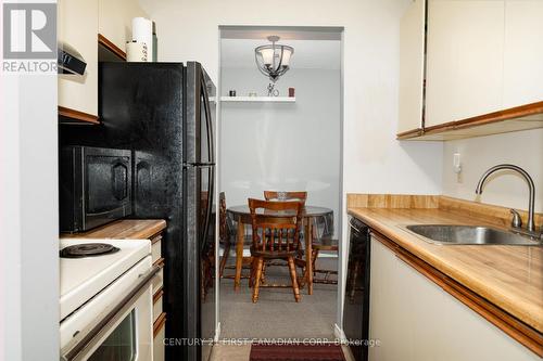 67 - 144 Conway Drive W, London, ON - Indoor Photo Showing Kitchen