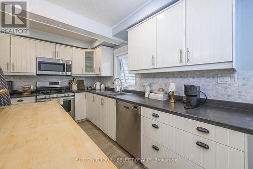 943 Colborne Street, London, ON - Indoor Photo Showing Kitchen With Double Sink