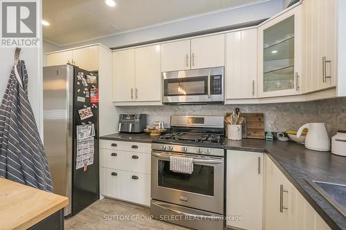 943 Colborne Street, London, ON - Indoor Photo Showing Kitchen