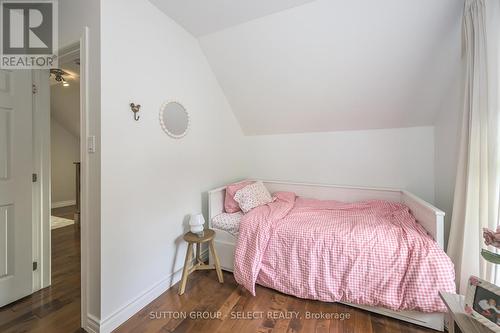 943 Colborne Street, London, ON - Indoor Photo Showing Bedroom