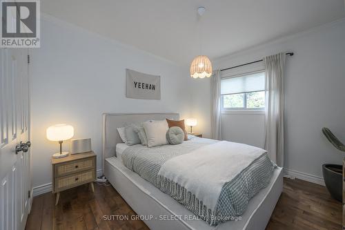 943 Colborne Street, London, ON - Indoor Photo Showing Bedroom