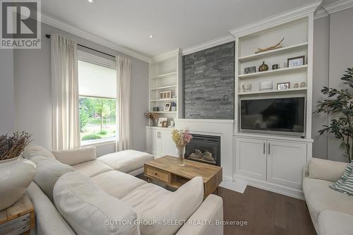 943 Colborne Street, London, ON - Indoor Photo Showing Living Room With Fireplace