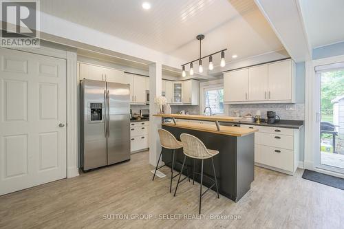 943 Colborne Street, London, ON - Indoor Photo Showing Kitchen With Upgraded Kitchen