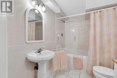 4 Piece Bathroom with Jetted Tub in Lower Level - 14 - 211 Pine Valley Drive, London, ON - Indoor Photo Showing Bathroom