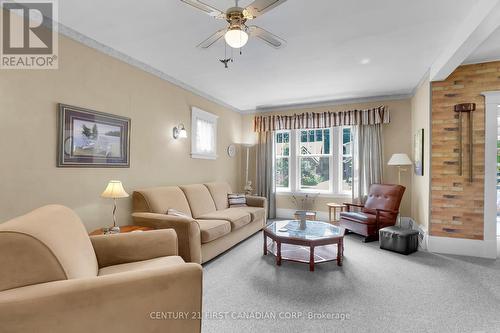 54 Victor Street, London, ON - Indoor Photo Showing Living Room