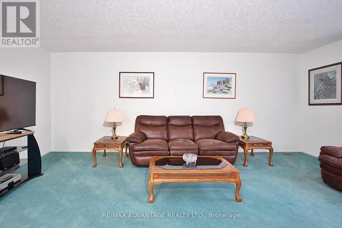 1059 Talbot Street, London, ON - Indoor Photo Showing Living Room