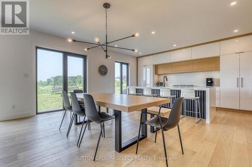 61 Crestview Drive, Middlesex Centre (Kilworth), ON - Indoor Photo Showing Dining Room