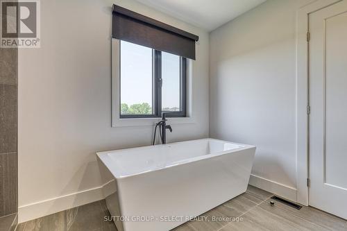 61 Crestview Drive, Middlesex Centre (Kilworth), ON - Indoor Photo Showing Bathroom