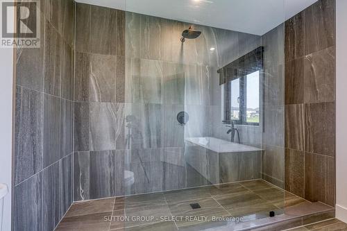 61 Crestview Drive, Middlesex Centre (Kilworth), ON - Indoor Photo Showing Bathroom