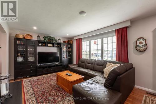 53 Dunwich Drive, St. Thomas, ON - Indoor Photo Showing Living Room