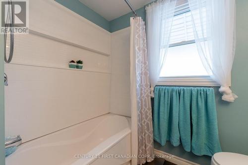 53 Dunwich Drive, St. Thomas, ON - Indoor Photo Showing Bathroom